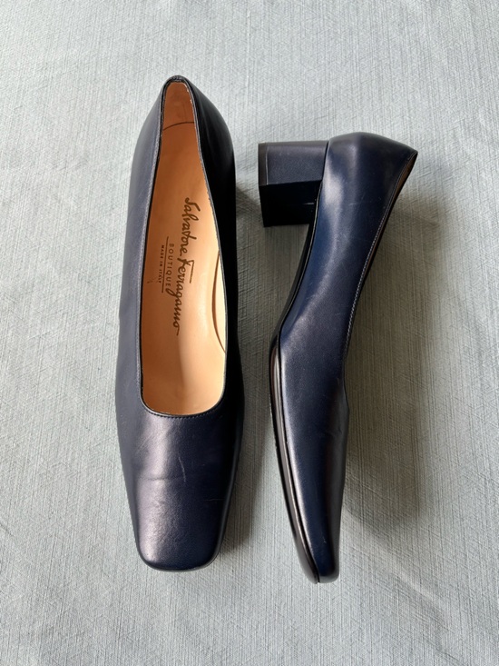 Salvatore Ferragamo Shoes - Salvatore Ferragamo Navy Leather Block Heel Pumps